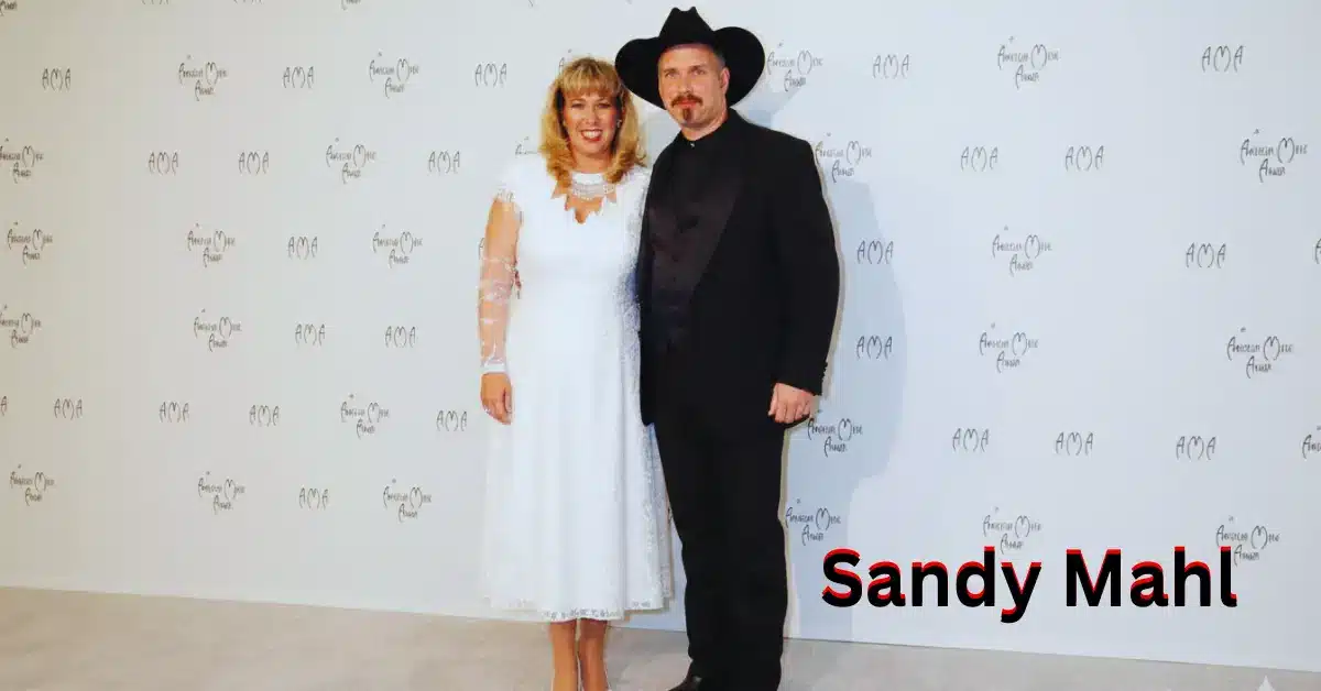 Sandy Mahl with her daughters at Wild Heart Ranch in Oklahoma - Former wife of Garth Brooks now dedicated to wildlife conservation 2025